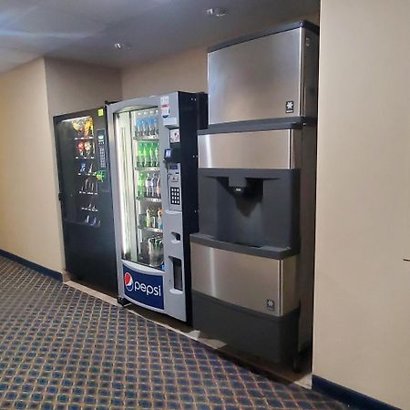 Quality Inn & Suites Eldridge Davenport North Екстер'єр фото