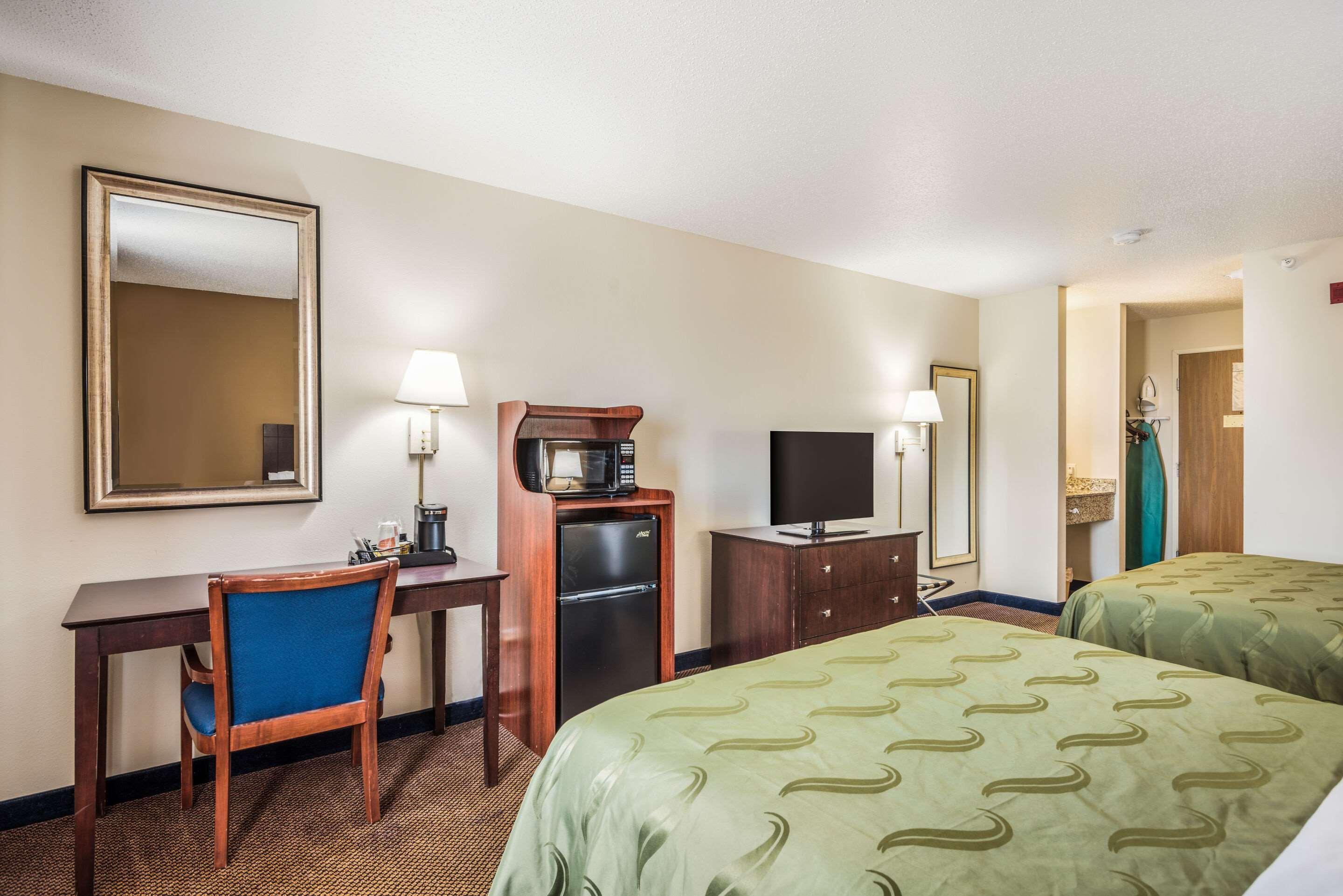 Quality Inn & Suites Eldridge Davenport North Екстер'єр фото