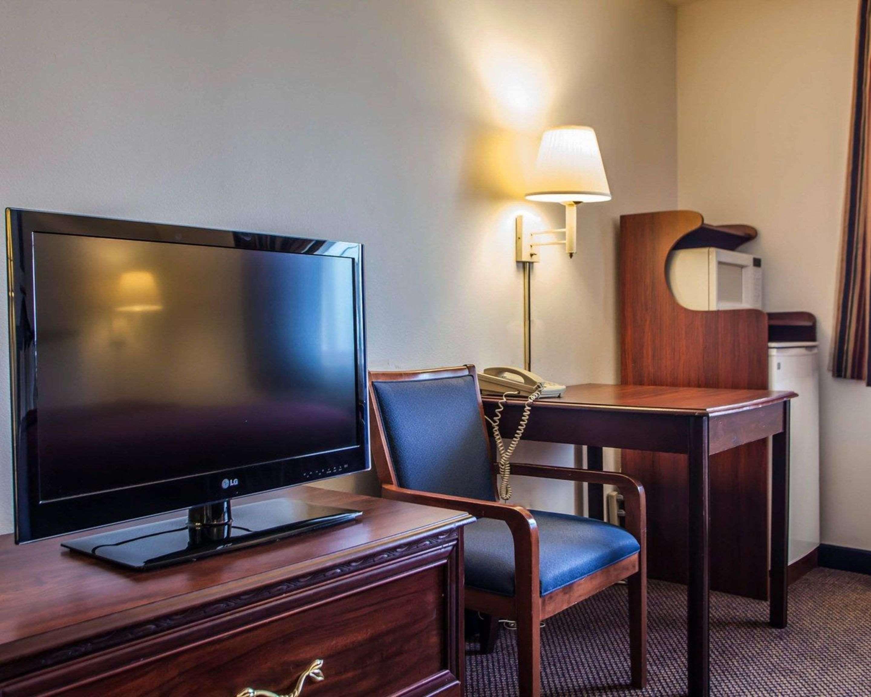 Quality Inn & Suites Eldridge Davenport North Екстер'єр фото
