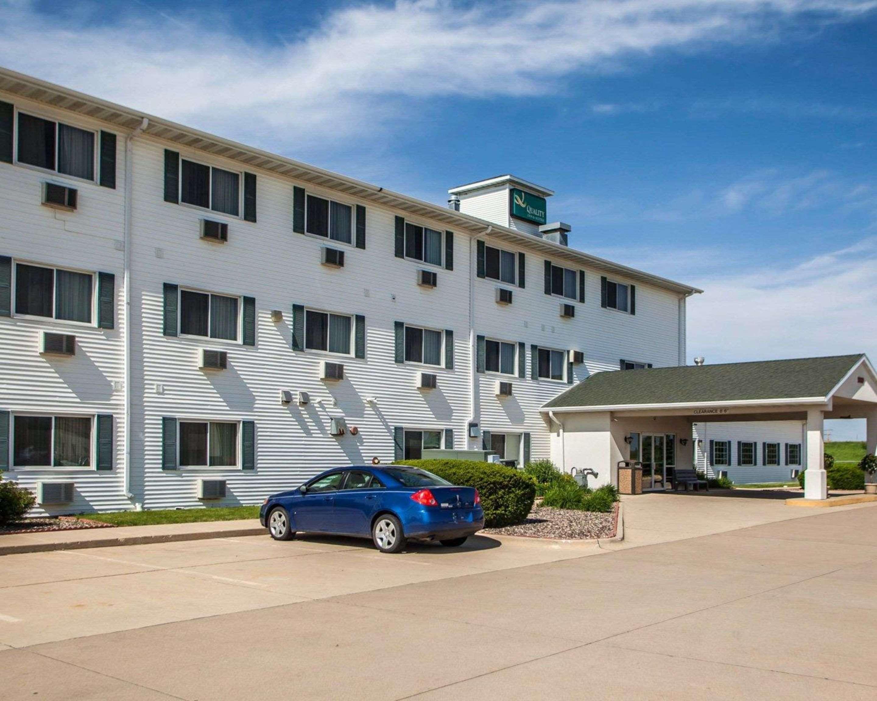 Quality Inn & Suites Eldridge Davenport North Екстер'єр фото
