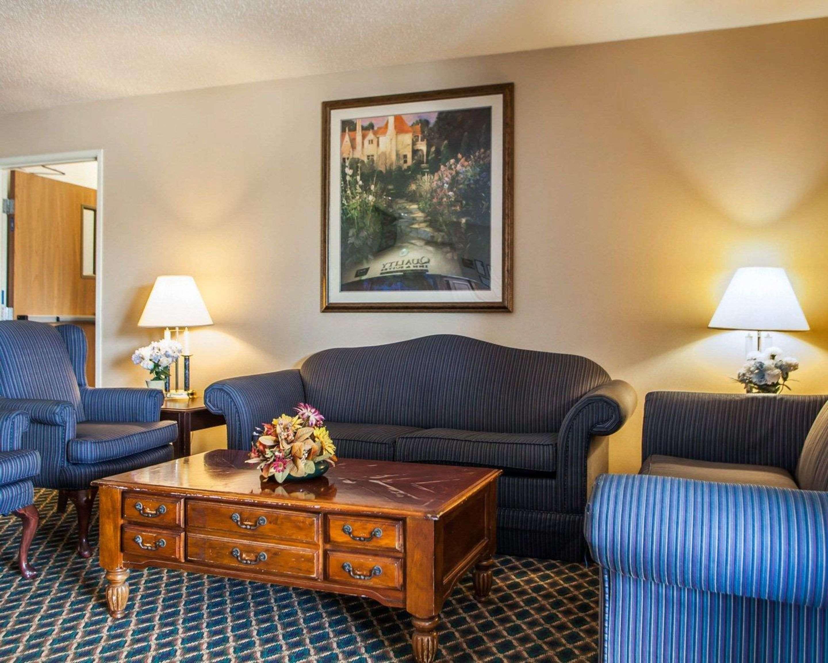 Quality Inn & Suites Eldridge Davenport North Екстер'єр фото