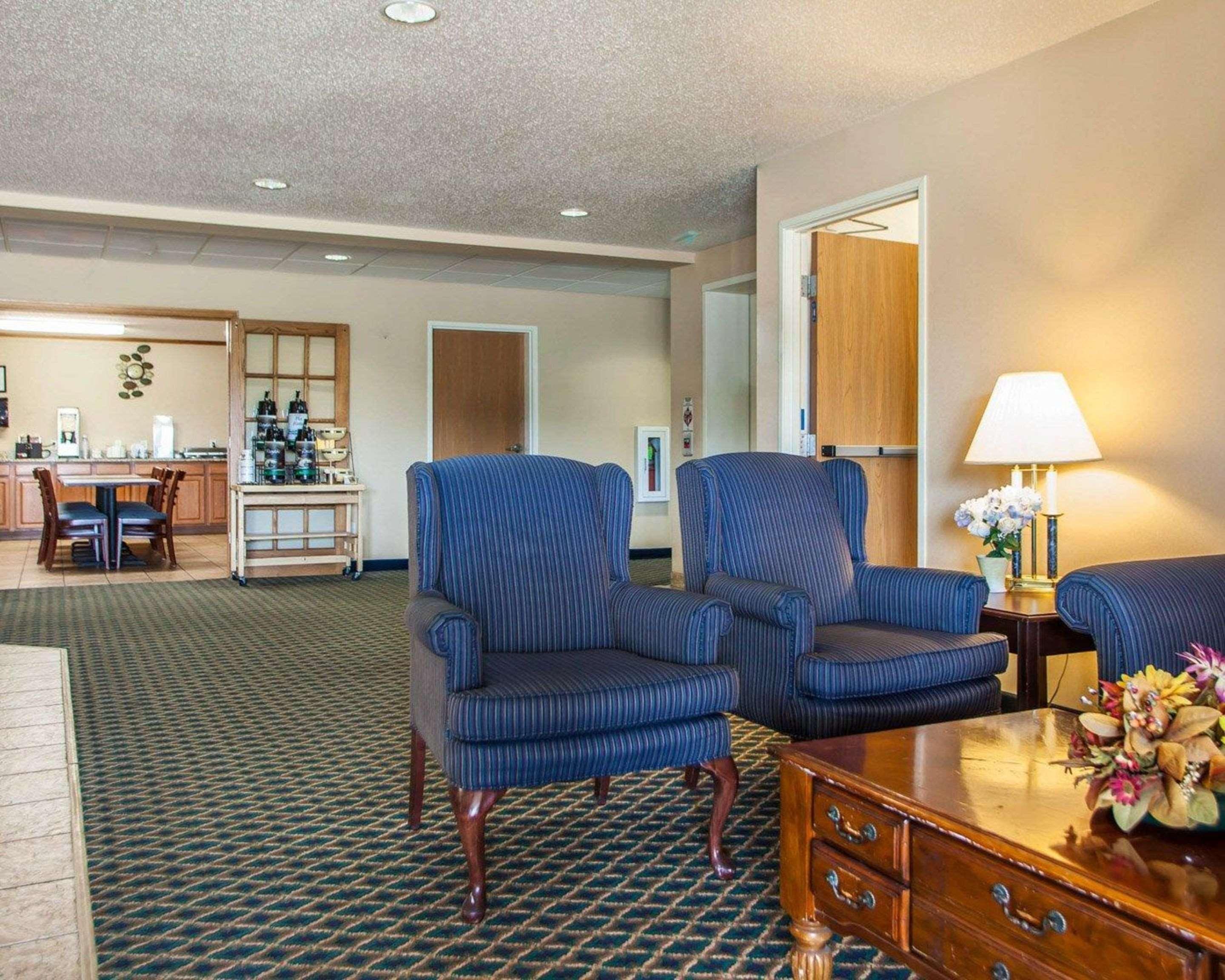 Quality Inn & Suites Eldridge Davenport North Екстер'єр фото