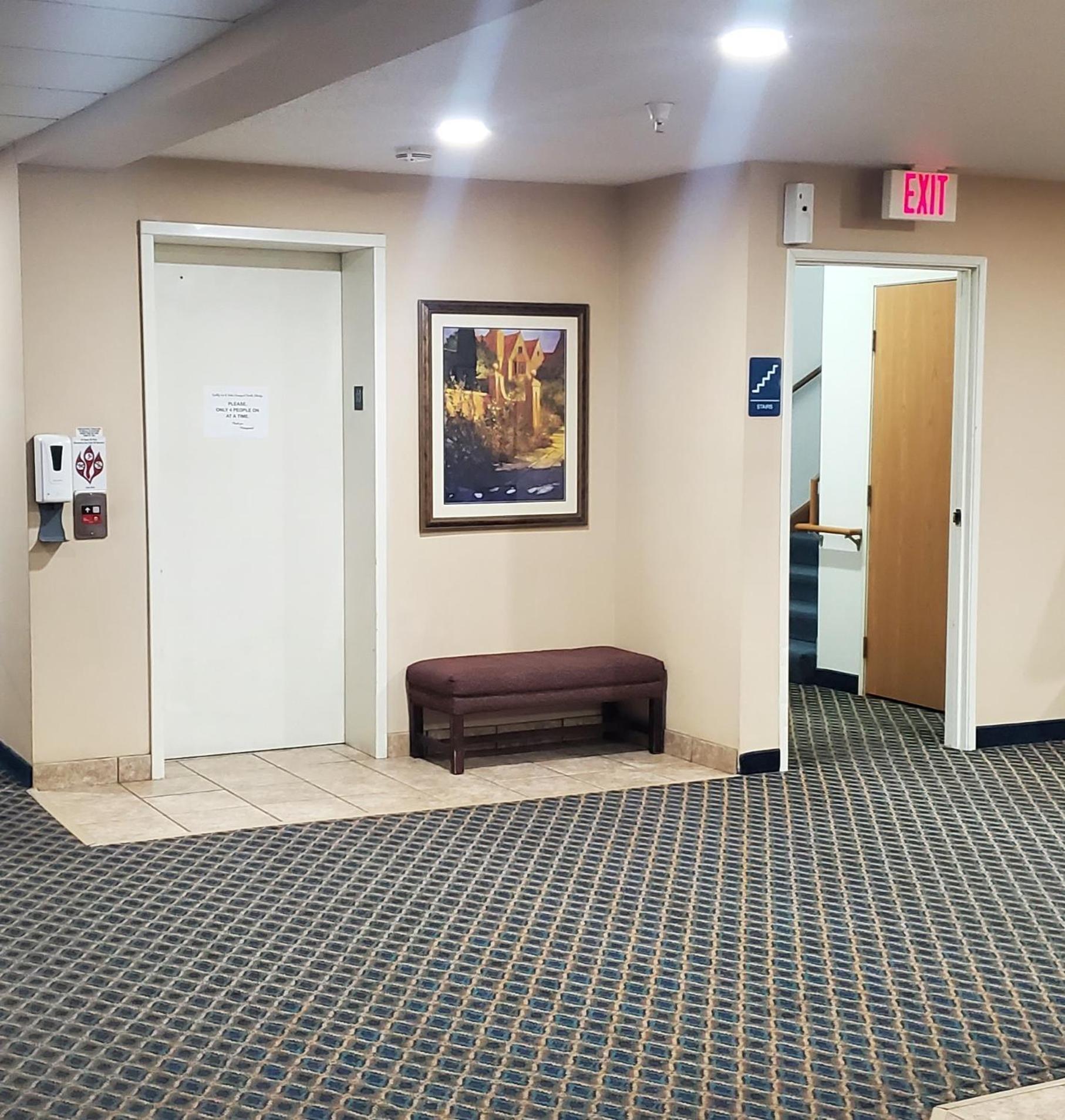 Quality Inn & Suites Eldridge Davenport North Екстер'єр фото